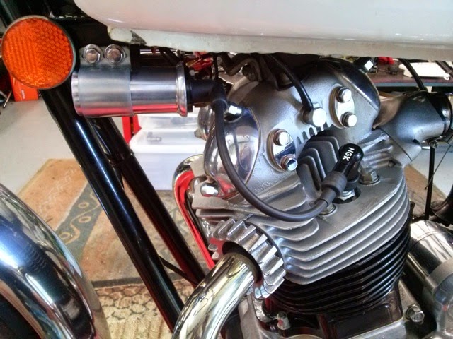 Right angle coil HT leads and caps fitted to a Norton Commando.